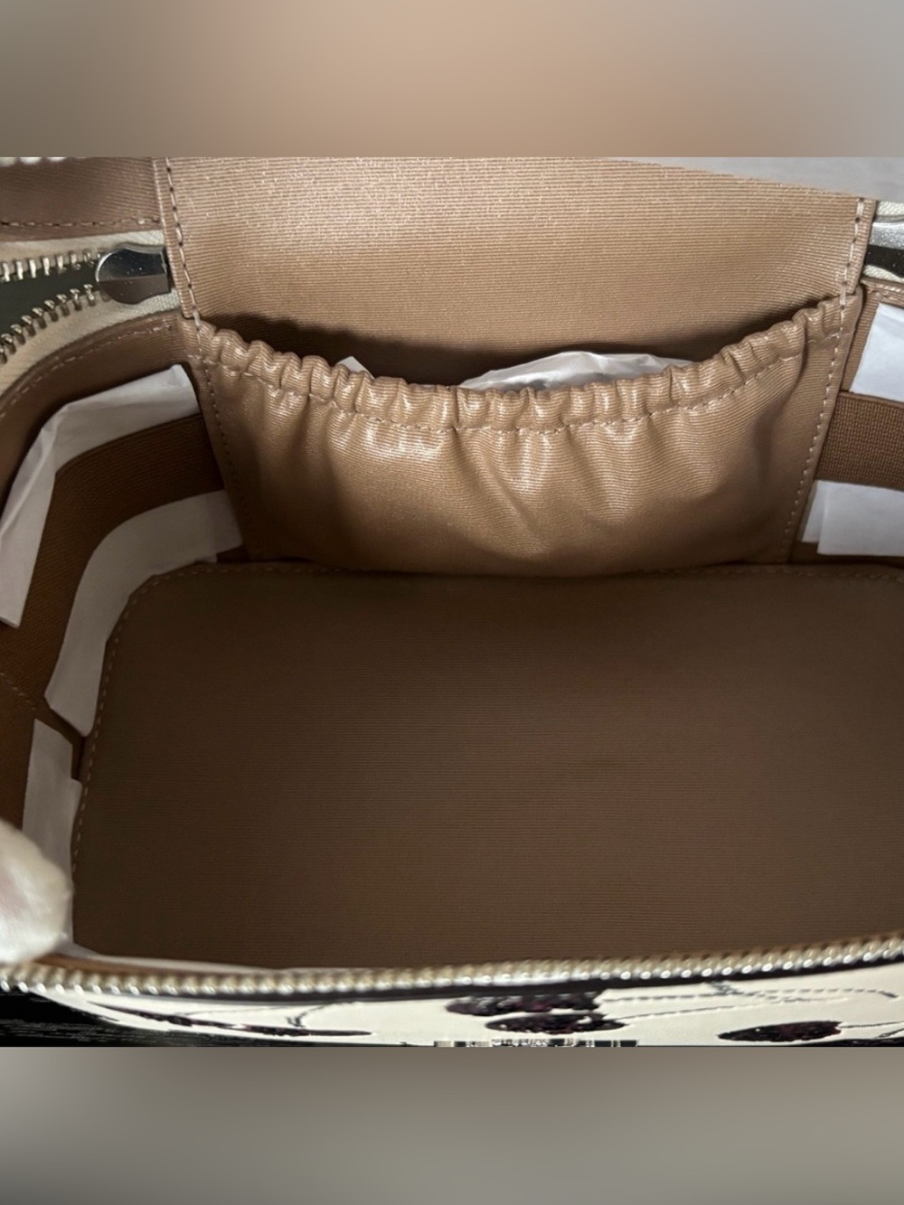 Coach Cream βTrainβ Case with Sequin Cherry Motif & Mirror inside! π NWT - Picture 5 of 9